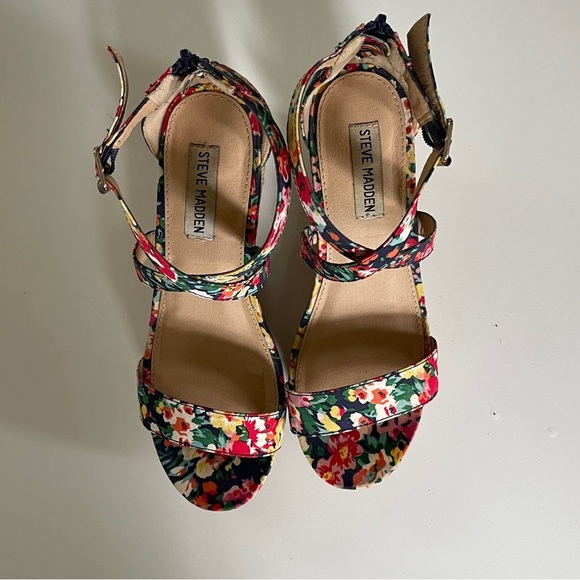Steve Madden Colorful Floral Wedge Sandals 7.5 - Picture 5 of 5